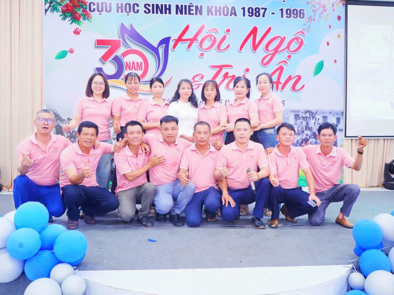 Hình ảnh thực tế áo đồng phục hội ngộ 30 năm cựu học sinh trường Diễn Thọ 