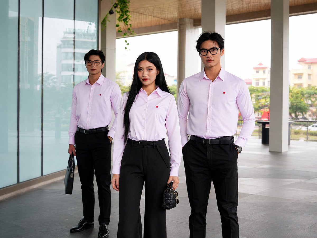 Mẫu áo sơ mi đồng phục nhân viên văn phòng thiết kế chuẩn nhận diện