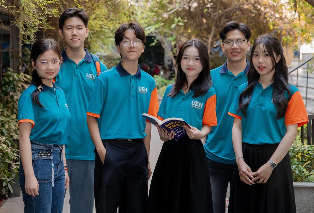 Đồng Phục UEH 2026: Cập Nhật Mẫu Áo Mới, Giá Bán Và Nơi Mua