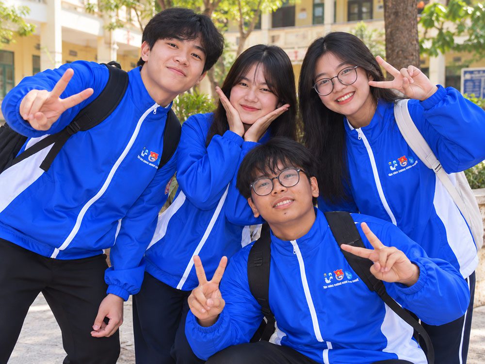 Đồng phục áo khoác sinh viên IUH